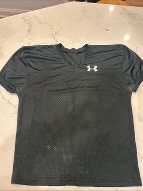 Under Armour Men’s Dark Green Short Sleeve Performance Mesh Tee